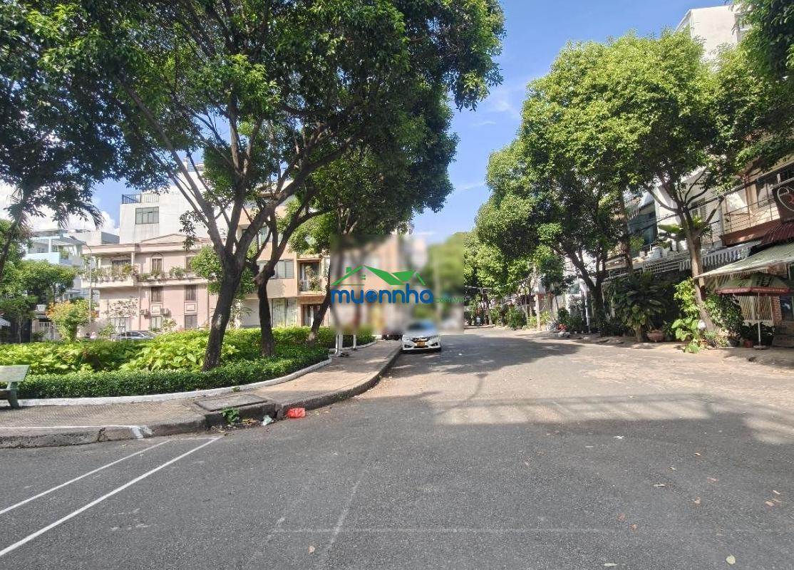 Nhà 5 tầng khu cư xá nguyên hồng, gần công viên. vị trí siêu đẹp. diện tích 4x16m - 4