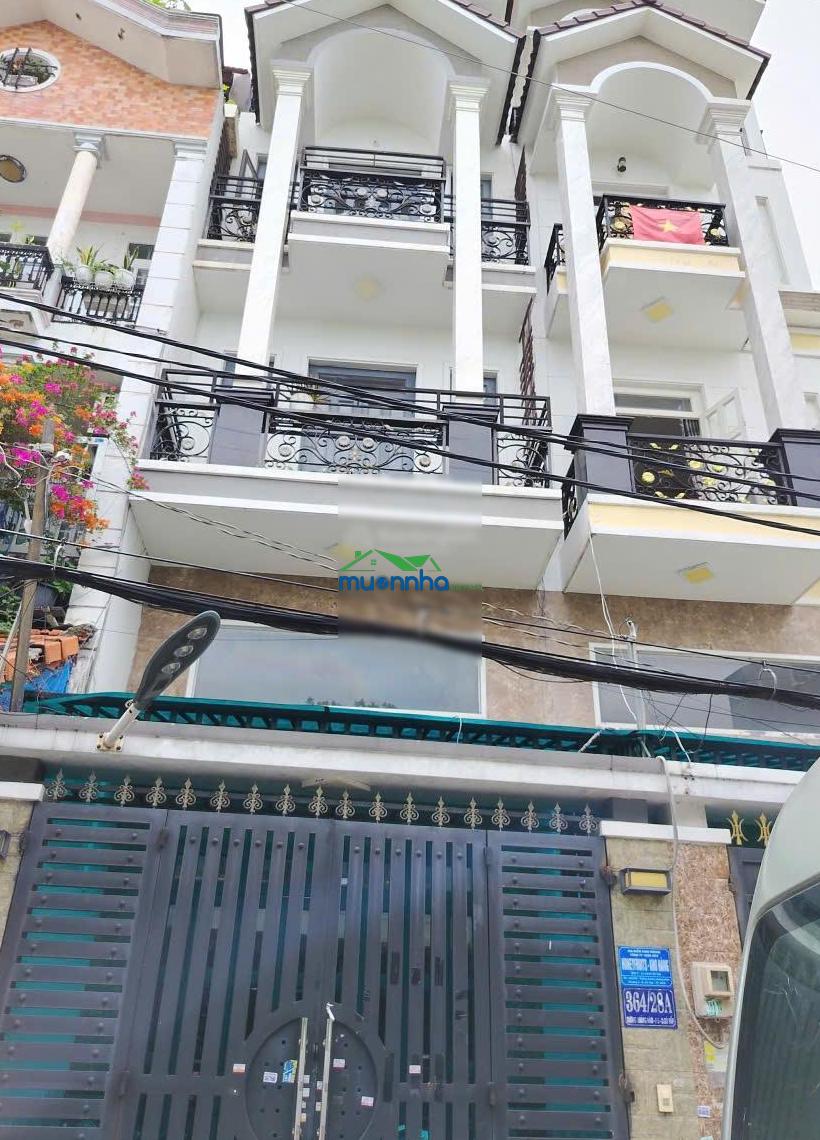 Cần bán nhà hẻm xe hơi 7 chỗ nằm trong nhà đường nơ trang long. dt: 4x16m. vuông vức. trệt, 3 lầu - 3