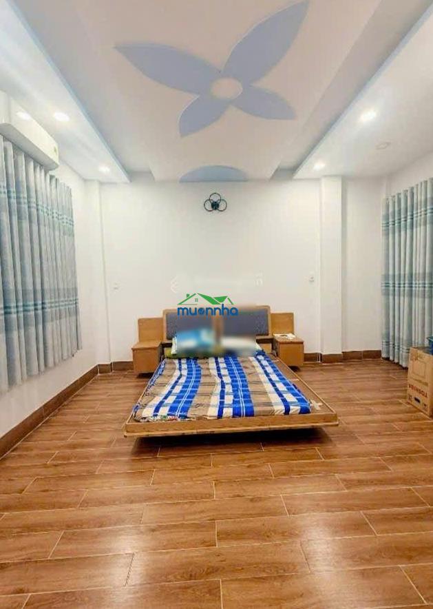 Nhà 3 tầng, dt: 5x20m, giá 7,x tỷ, đường tân kỳ tân quý, bình tân, hẻm 5m