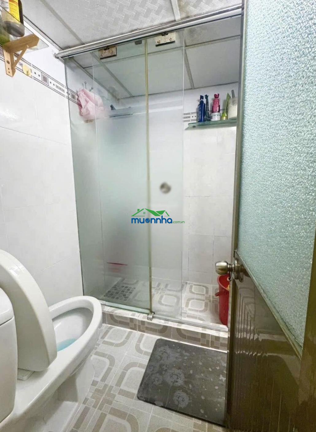 Dọn vào ở ngay! bán gấp căn nhà lê quang sung - quận 6, dt 44m2 - shr - 2
