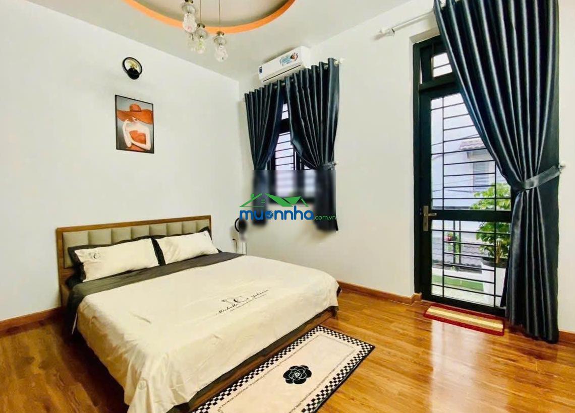 Chỉ 1 căn duy nhất toạ lạc ngay trục đường cực kỳ sầm uất bến vân đồn, q4 - giá 4 tỷ 990- shr - 2