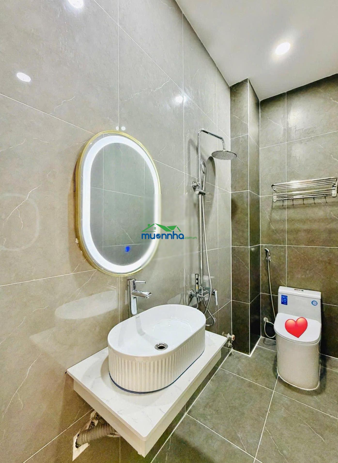Nhà có phòng ngủ tầng trệt ngay trần tuấn khải -q.5, cho thuê 24tr,giá 3tỷ640/71m2,gần chợ hoà bình - 3