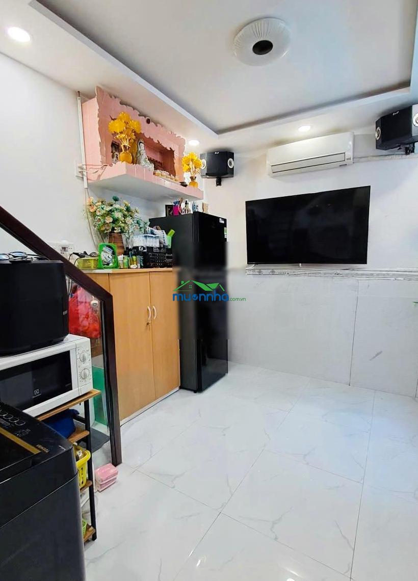 Tôi bán nhà 34 m2 sd, 1 trệt 1 lầu, cách hxh 10 m, tuyệt đẹp quận 7, giá: 1,2 tỷ - 2