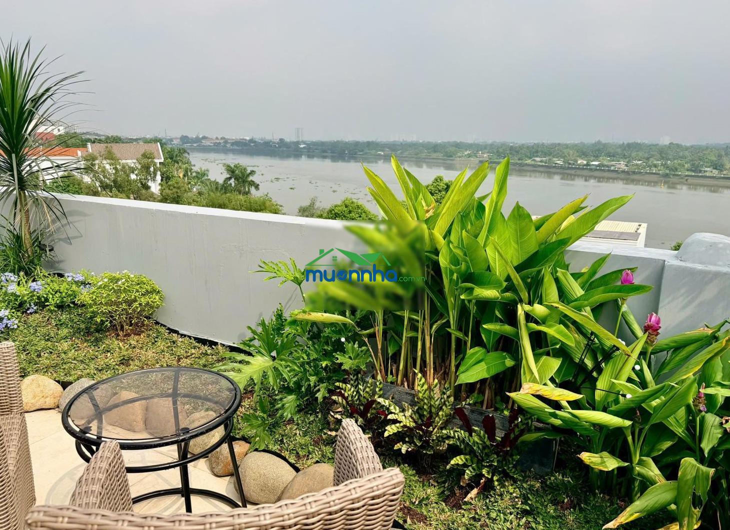 Bán căn hộ dịch vụ 244m2, 118 tỷ, đường số 1, thảo điền, q2, view đẹp, giá ưu đãi