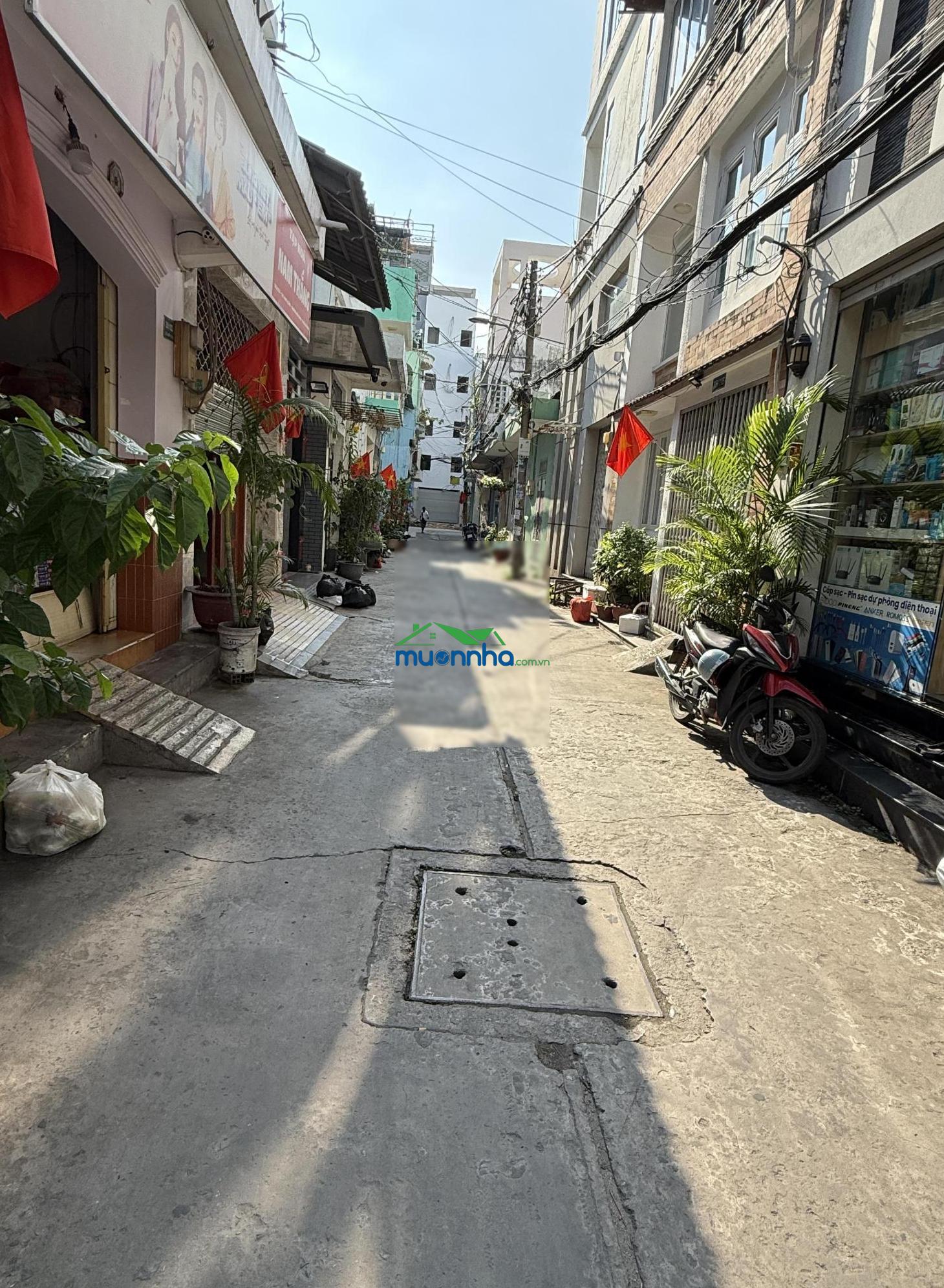 Gần đầm sen, lạc long quân quận 11, hẻm xe hơi thông, 50m², 3.7x13.5m, nhỉnh 6 tỷ tl