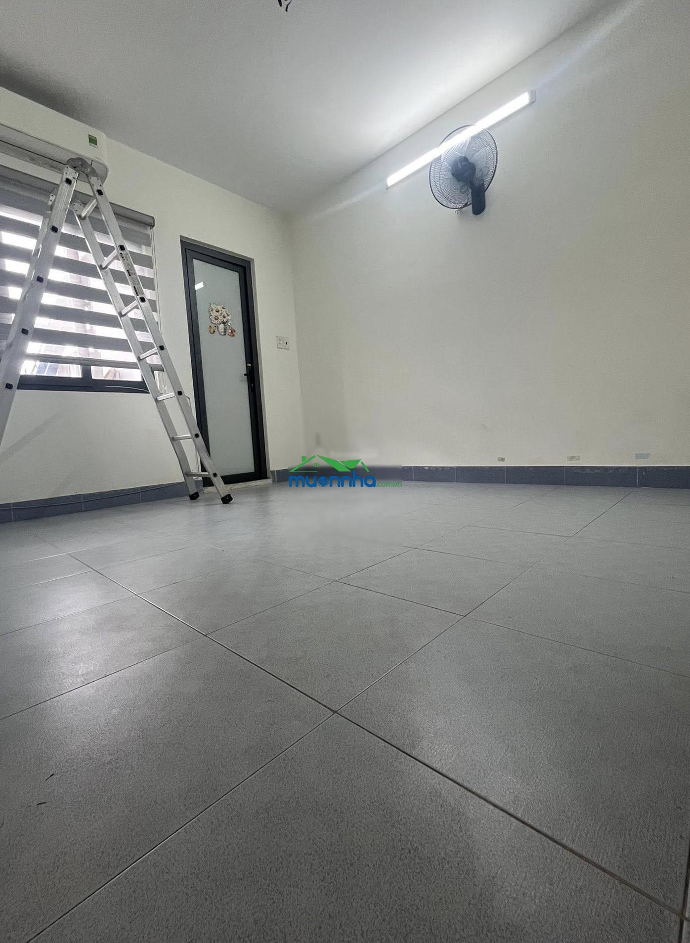 Chỉ với 6.7 tỷ nhà mt đường 12m lề 5m xe hơi đổ cửa khu họ lê 4.3x12m cn đủ 2 tầng lh 0936 999 *** - 4