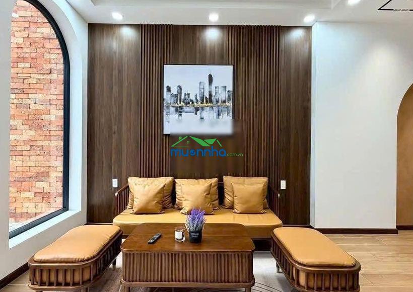 Quá đã quá mê với căn nhà có sân vườn cực hiếm, cổng 120m2 - ngang 4mx24m nở hậu 8.2m, trệt 2 lầu - 4