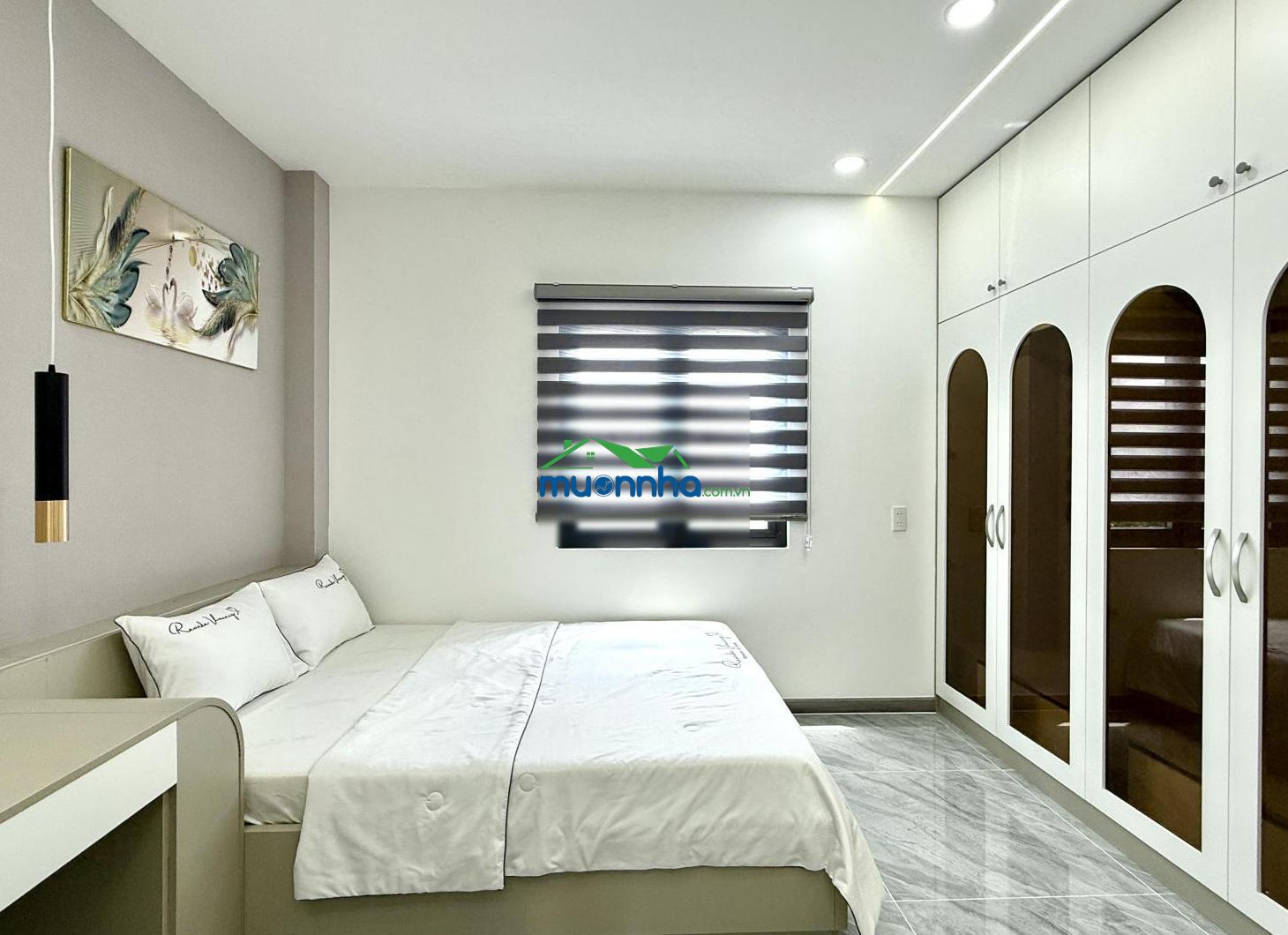 Nhà đối diện công viên, sát bên gò vấp, dt: 4x17m, lửng, 3 lầu, 4pn, p.thờ, gara ô tô, 7,25 tỷ,