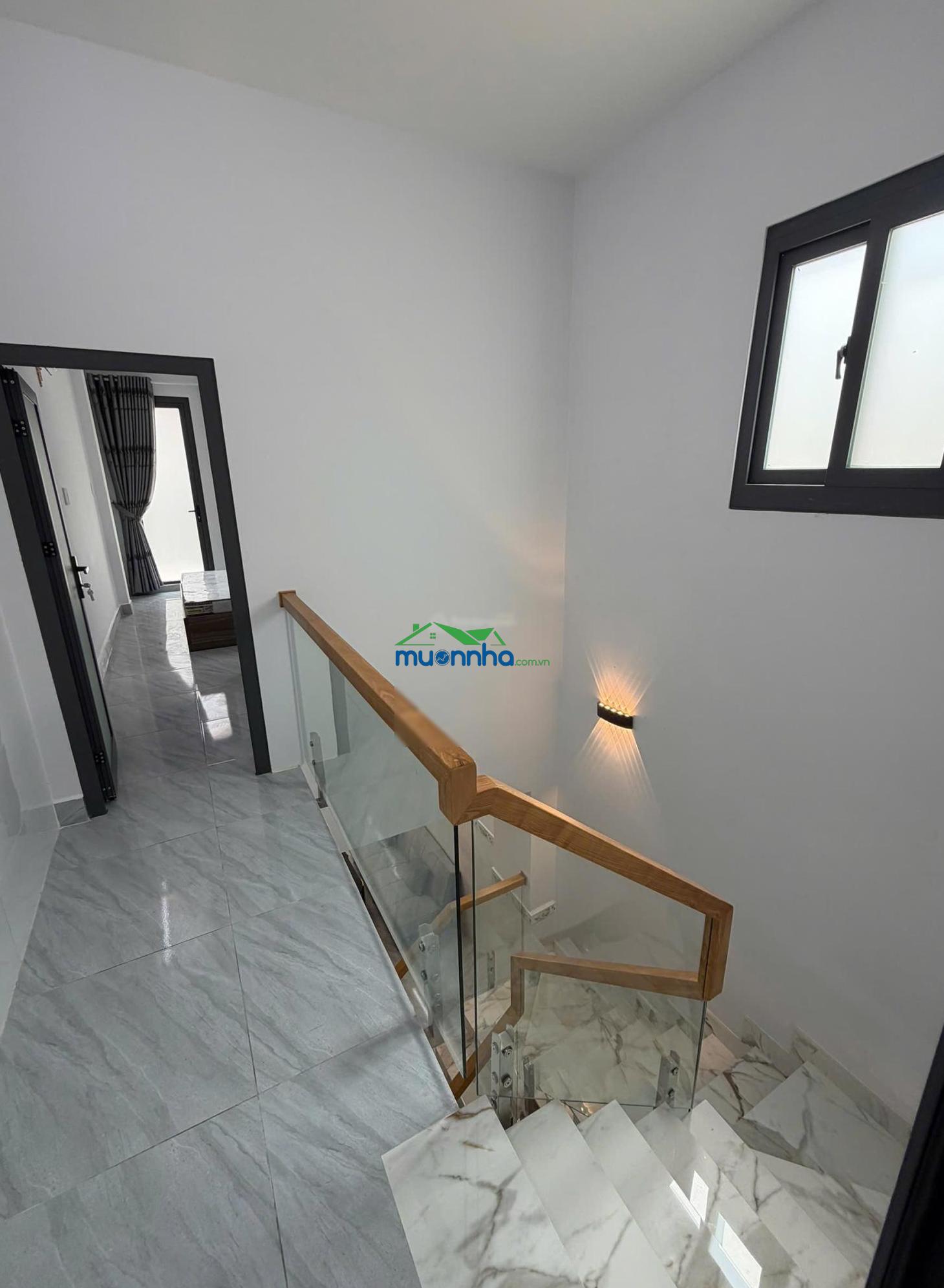 Bán nhà gần trường học nguyễn hữu thọ lâm văn bền quận 7 - 2