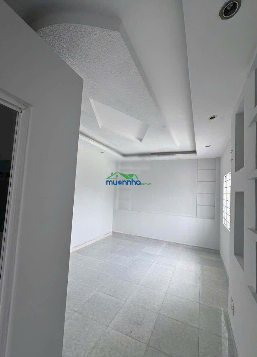 Bán chdv mini góc 2mt hẻm 1056 htp - cách mt chỉ 30m