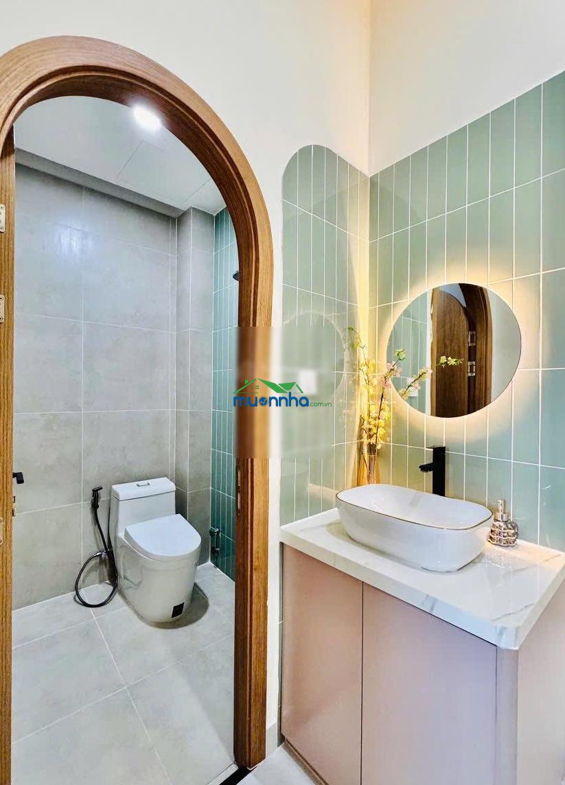 Ngay hàng xanh-đh hồng bàng, chợ bà chiểu quận 1 đi 5p - 3 tầng lầu, 3pn, 3 toilet, 3,6x8m = 27m2