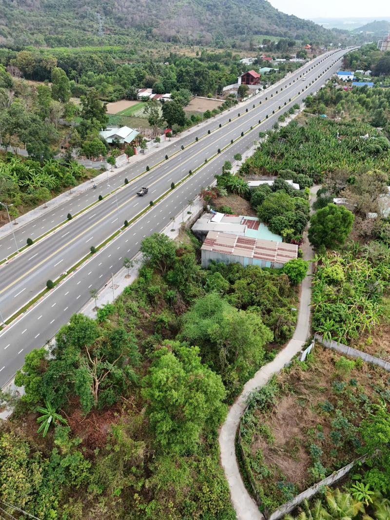 Chính chủ cần vốn làm ăn bán đất p.long hương 1541,4m2  giá chỉ 18 tỷ - lh 0936666466 - 4