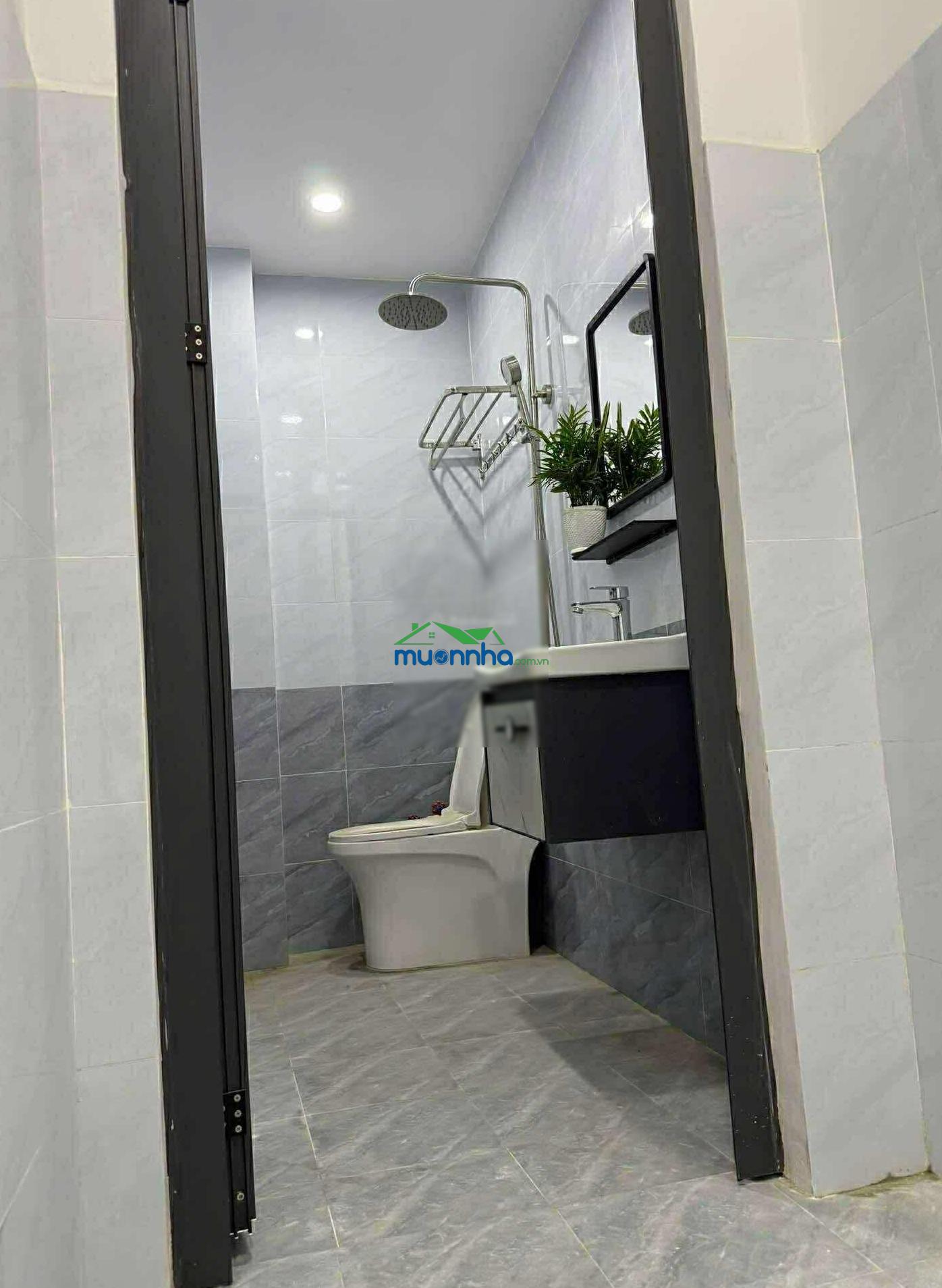 Bán nhà mới ở ngay lã xuân oai, hẻm xe hơi, 55m2. giá nhỉnh 5 tỷ - 4