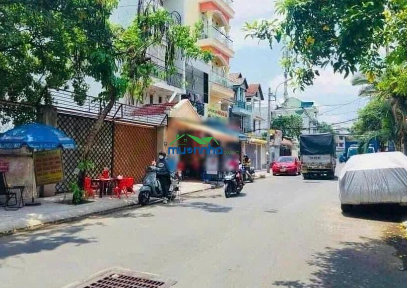 Chdv hxt thông dương quảng hàm, gv. dt: 4m x 16m. trệt + 3 lầu. đang cho thuê 20tr/th. giá: 8.6 tỷ - 2