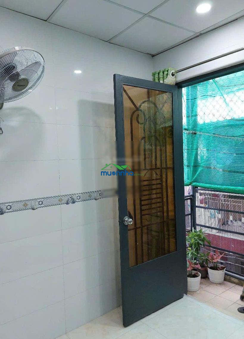Nhà phố nguyễn thị tần q8 sát q1, dtsd 40m2, đối diện chợ rạch ông. shr, hoàn công, nhỉnh nhẹ 2 tỷ - 3