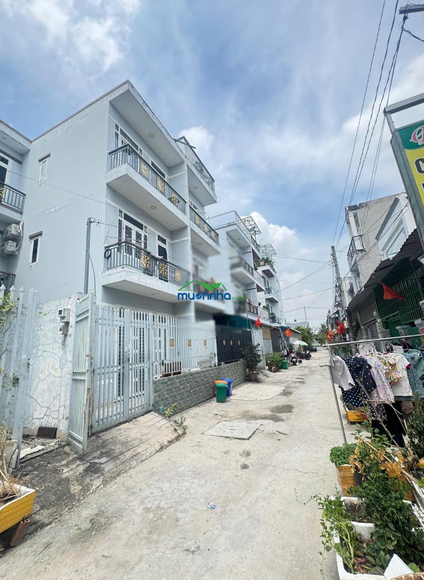 Bán nhà thạnh xuân quận 12 2 lầu dt 6x11m nở hậu 6,6m đường 6m thông