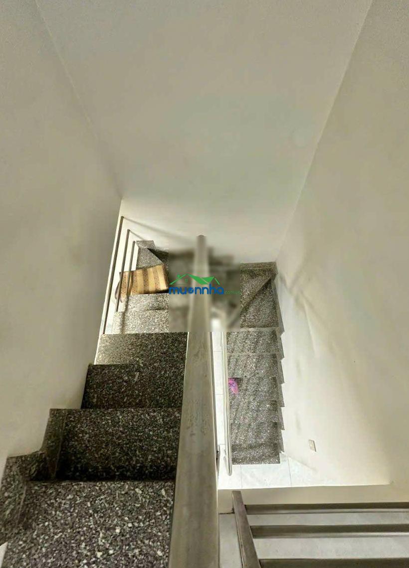 Sát mặt tiền lê hồng phong quận 10. gần việt nam quốc tự. 4 tỷ 8 - 4