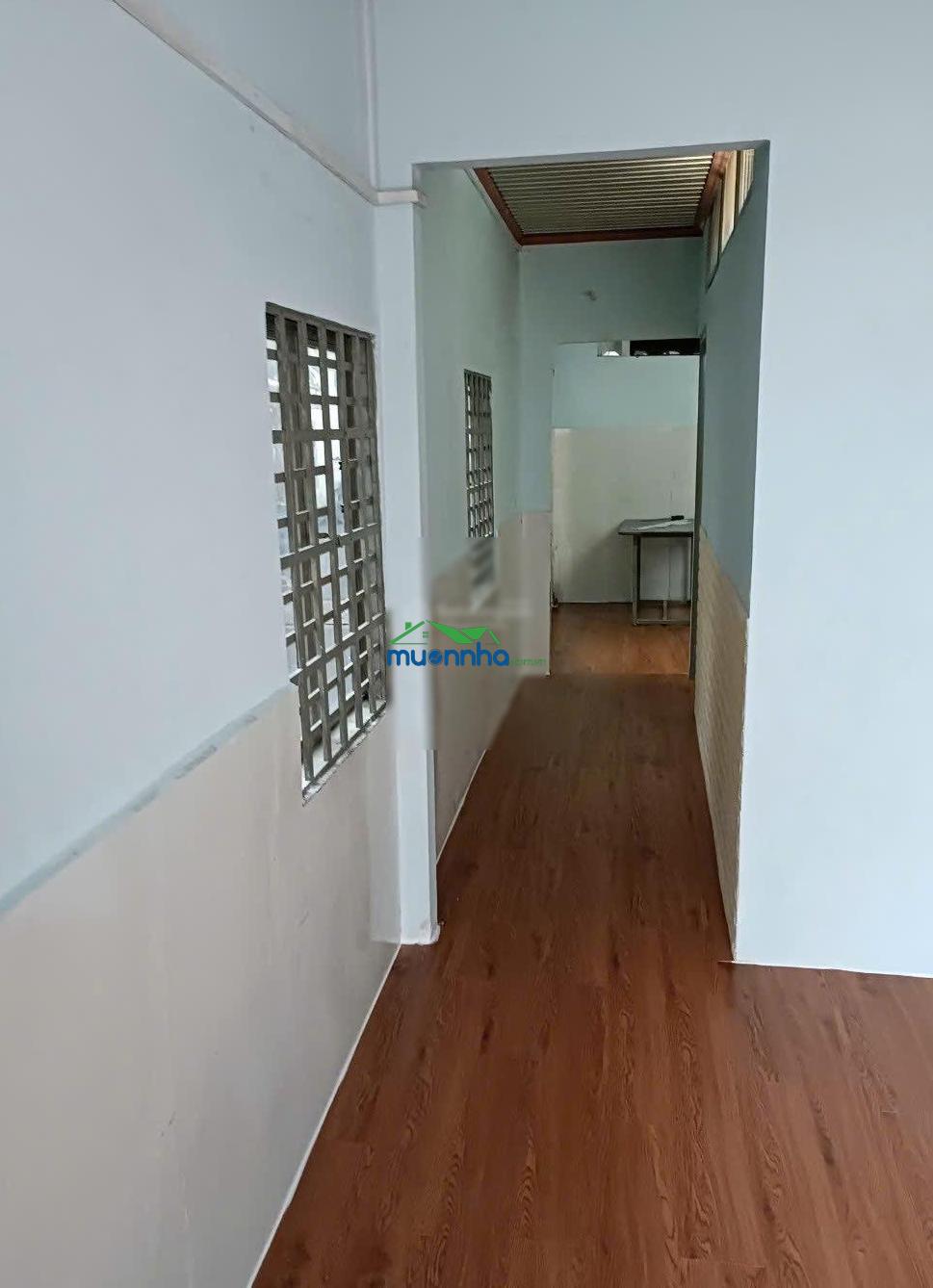 Thiện chí bán nhà 3pn2wc, 1 trệt 1 lửng cách trường cao đẳng gtvt 500m, sổ riêng giá 4 tỷ 980 - 4