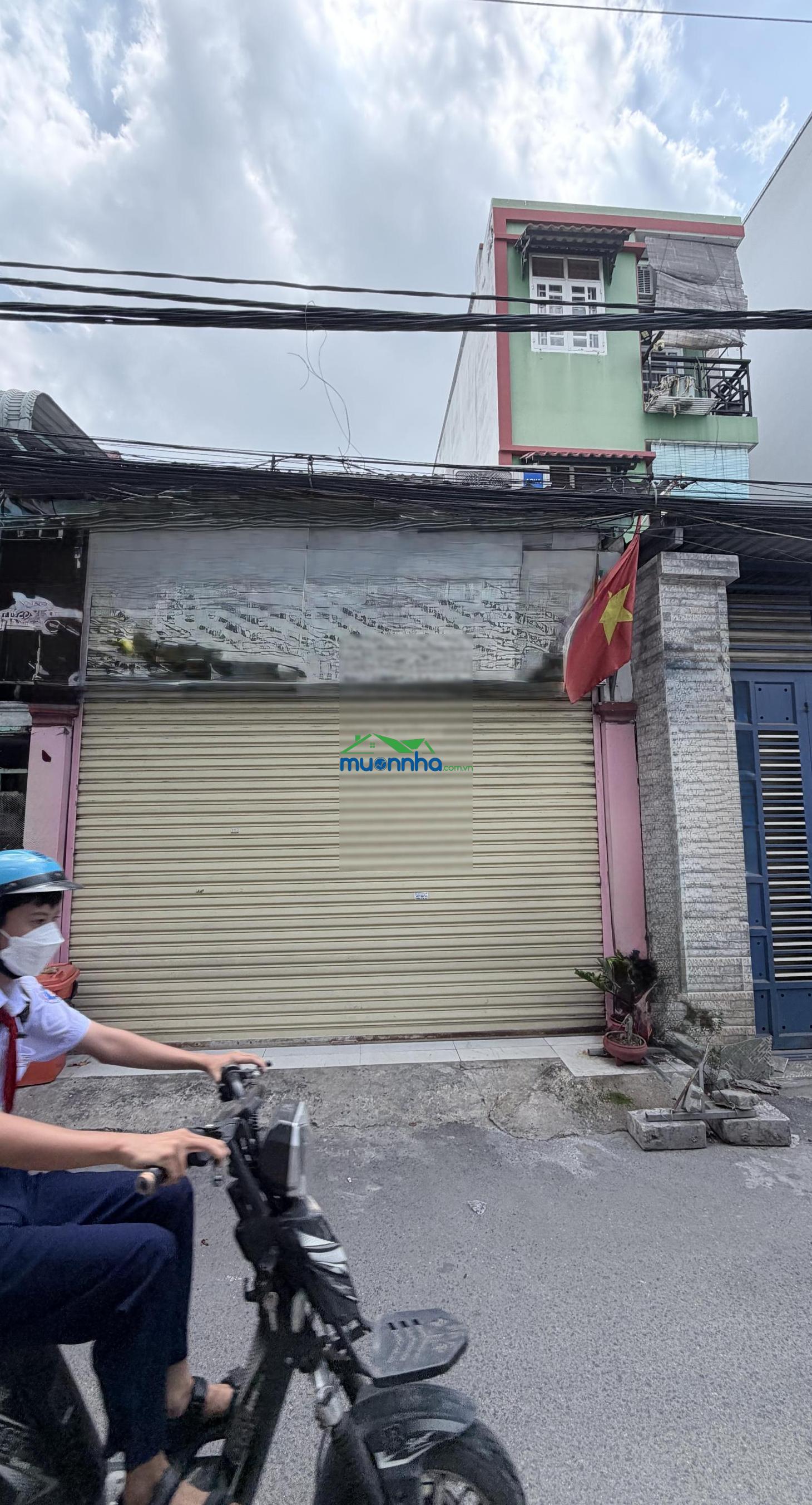 Giá tốt khu vực đối diện khu đô thị vạn phúc, đường thông - 2