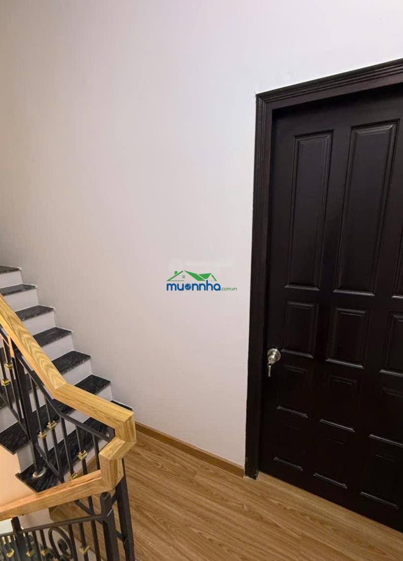 Nhà nhỏ trệt 2 lầu sân thượng đẹp ở liền 2pn 3wc đủ công năng 3ty150
