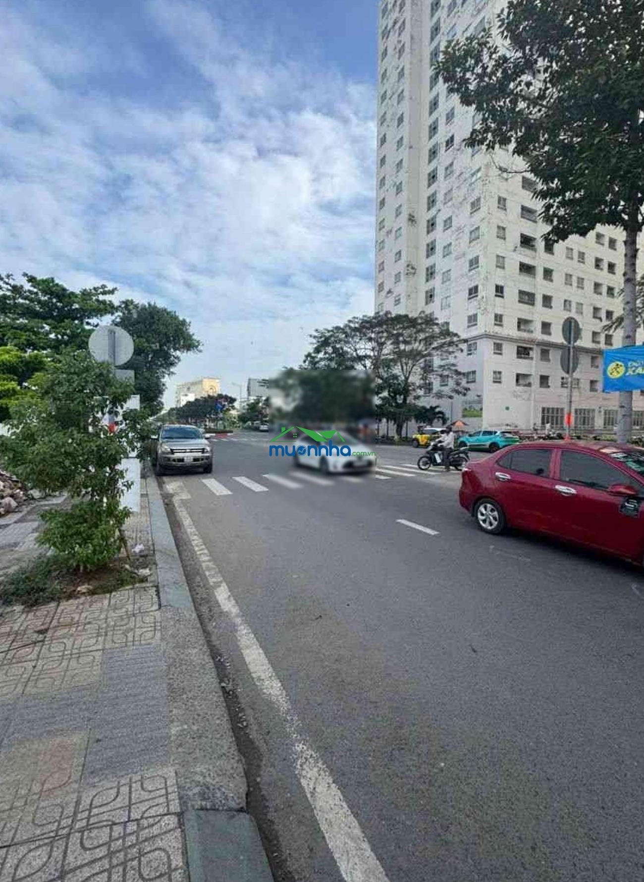 Siêu phẩm vàng bình thạnh - hẻm ô tô nơ trang long - xd được 1 lửng 3 lầu - 2