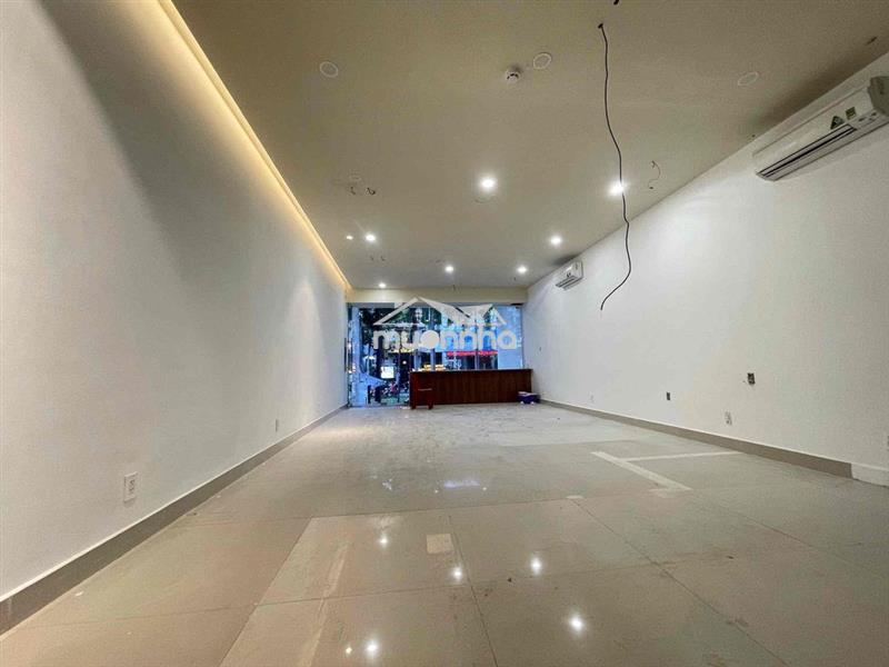 Cho thuê nhà 5 tầng mặt tiền nguyễn thị thập him lam có hầm 75tr/thang