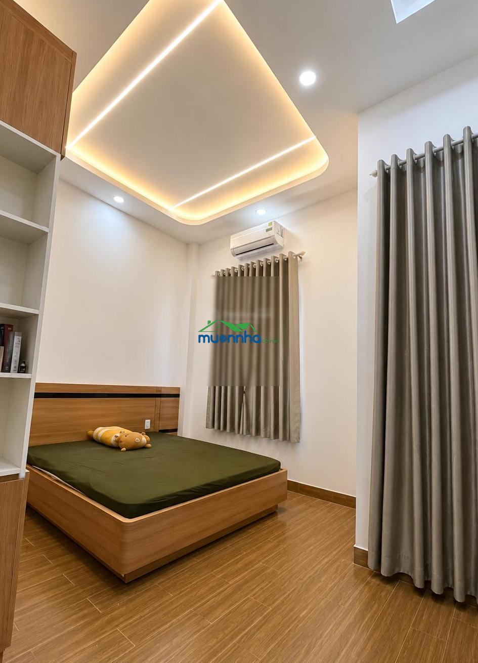 Nhà 1/ ngay chợ bình trị đông - tên lửa. ngang lớn 4.4x13.5m - 3 pn (có pn trệt) - 2