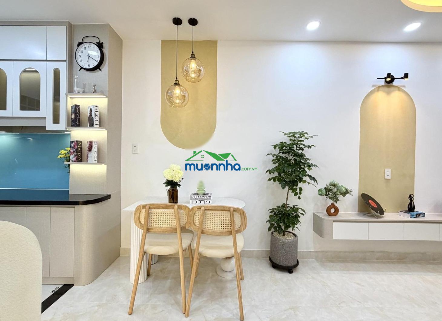 Nhà đẹp ở ngay, 2 tầng full nội thất, 3pn, giáp bình thạnh - 5.35 tỷ - 3