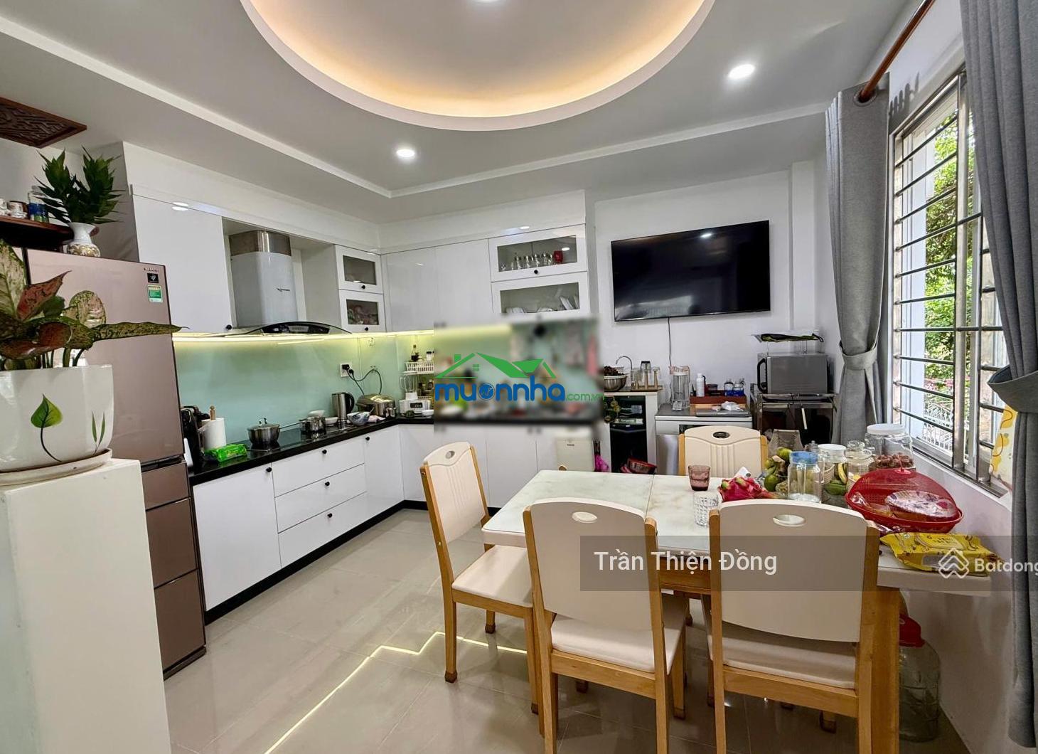 Chính chủ gấp bán hxh thích quảng đức, p5 - phú nhuận - 5 tầng (3,95x10.3m) cn = 41.4m2. chỉ 9,5 tỷ
