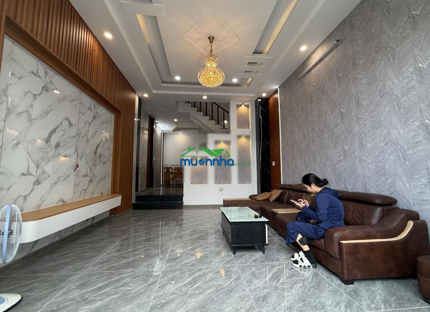 Giá tốt. nhà 2 lầu hẻm 7m - dt 4.5mx17m - gần hà huy giáp - ngã tư ga - khu vip cao cấp. sân xe hơi