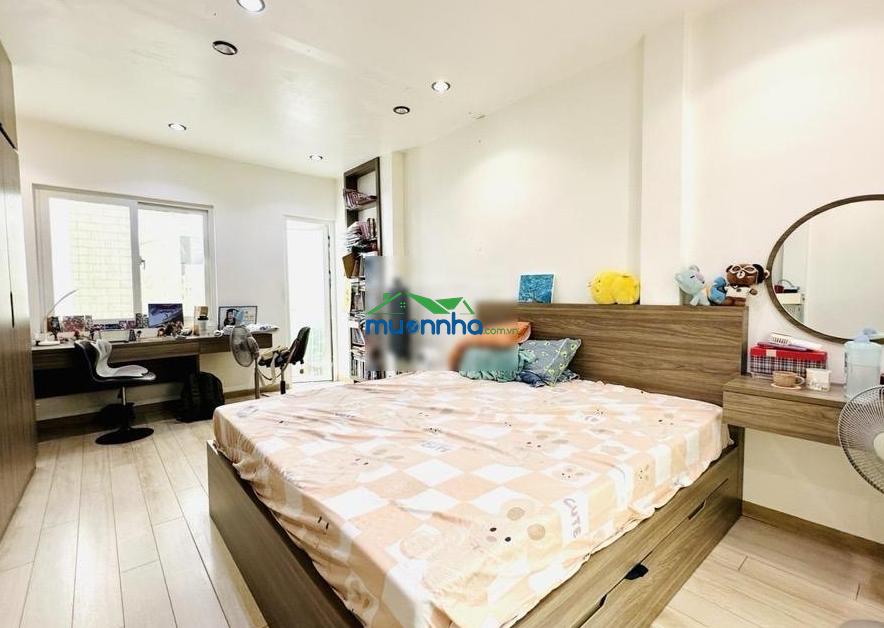 Bán nhà hẻm 41 trần nhật duật, quận 1. dt: 4x8m, gồm trệt, 2 tầng, 3 phòng ngủ, giá 6 tỷ 450