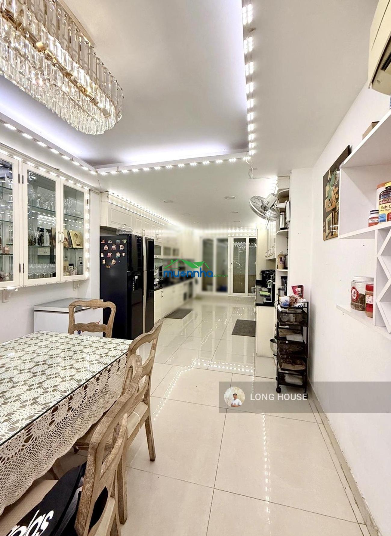 Nhà 5 tầng 70m², oto quay đầu gần nhà, đi bộ 5 tới cầu bông - qua q.1 - 2