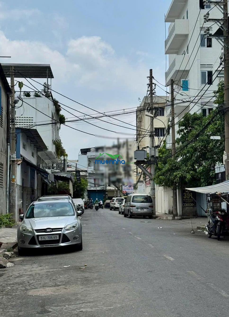 Ngay chợ phú bình quận 11 nhà khu phân lô đường thông thoáng dt 4mx12m - 4