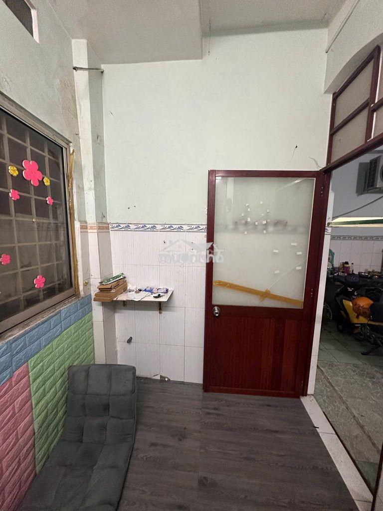 PHÒNG TRỐNG GIỜ GIẤC THOẢI MÁI KHÔNG CHUNG CHỦ