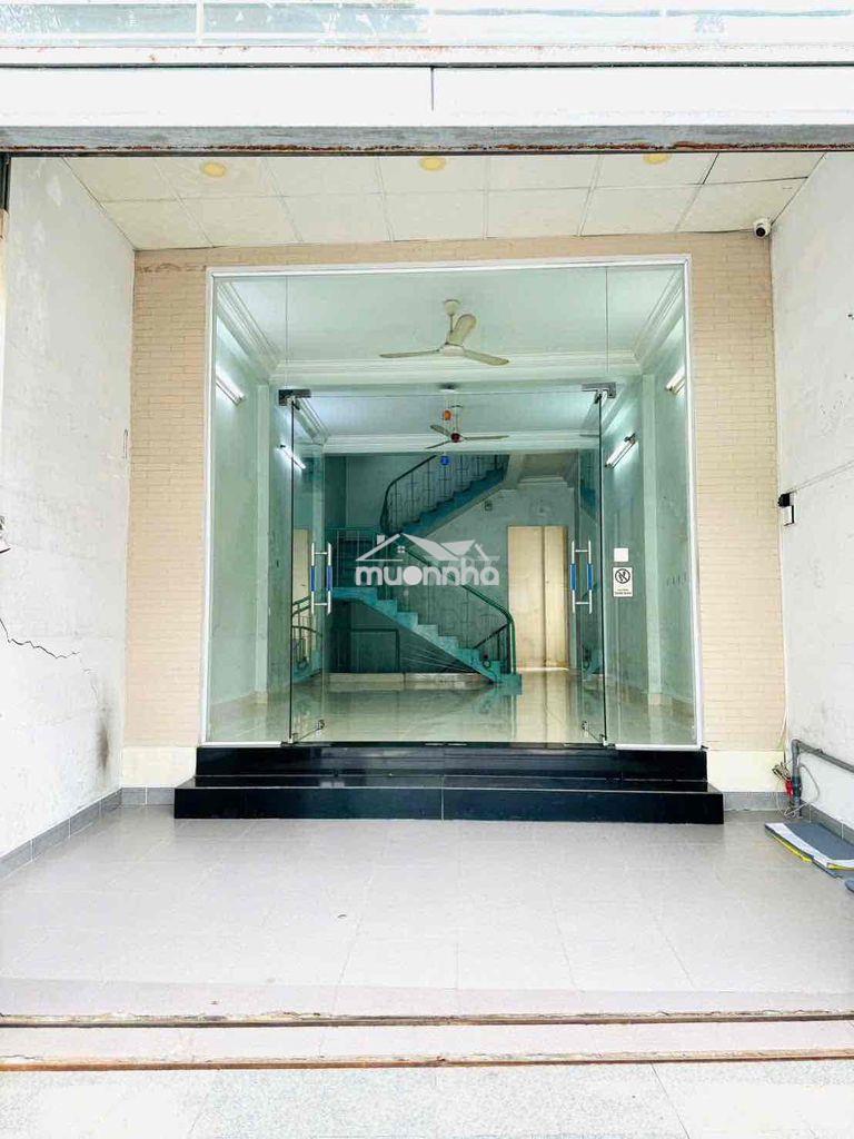 Mặt bằng yersin , gần ngã 6 , 1 hầm 1 trệt 2 lầu. có điện 3 pha