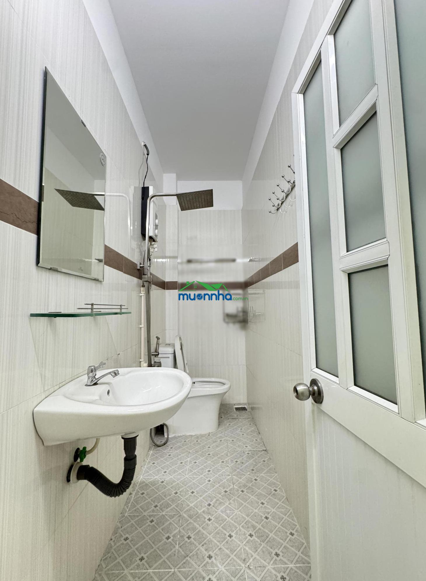 Rẻ nhất khu phan xích long - ngang rộng 4 mét - hẻm thông - ngay ngã 4 phú nhuận - đúc bê tông - 4