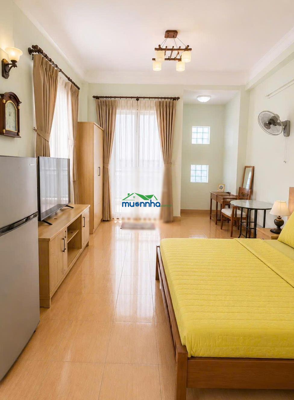 Bán nhà căn góc 2 mặt tiền đẹp - 4 tầng - 65m - sát cách mạng tháng 8 - 2
