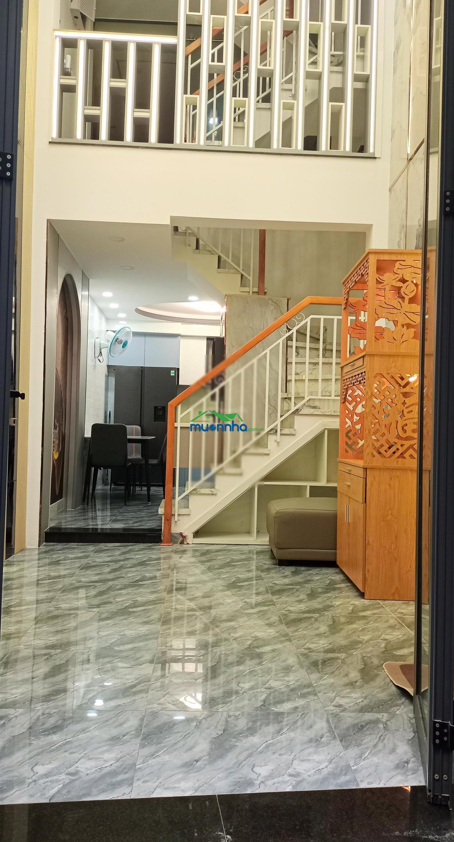 Nhà mới 4 tầng, 3 pn, nội thất đẹp, xe hơi tới nhà, gần chợ phạm văn bạch. 4.95 tỷ - 2