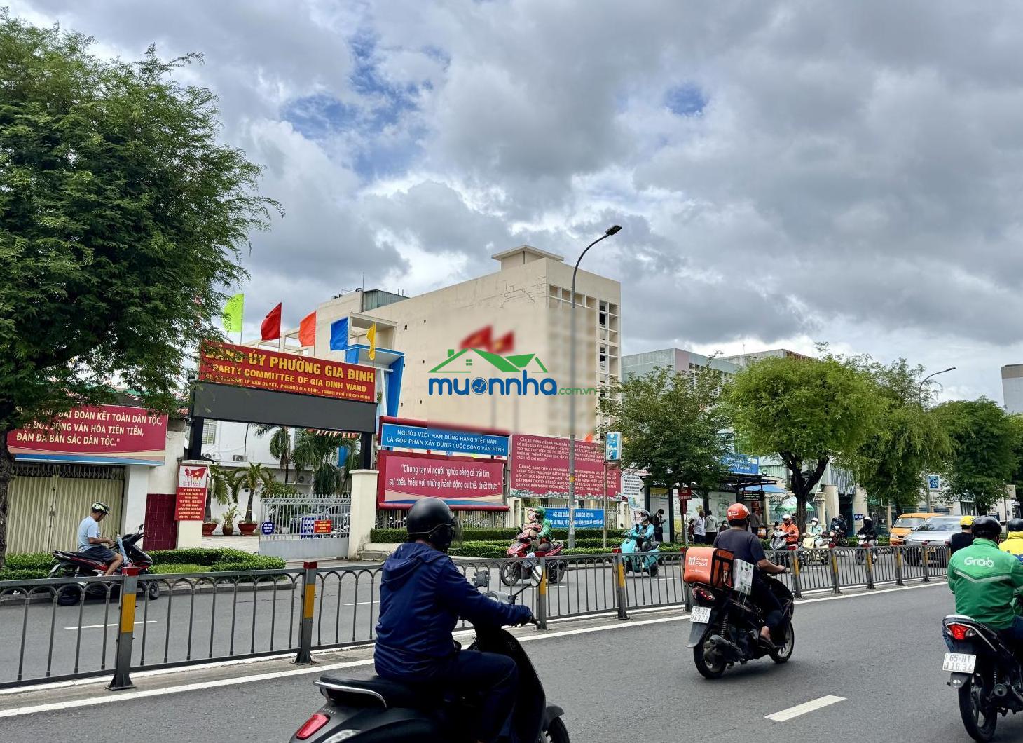 Sát q1 ngay bv bình thạnh - cách trường học 10m - hẻm ô tô tránh - đang cho thuê ~ 60tr/tháng - 3