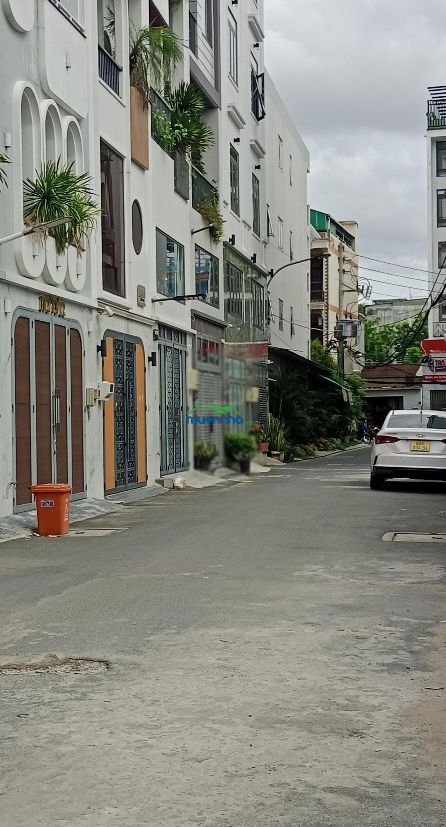 Nhà 5 tầng, có gara xe hơi, phòng karaoke, khu vip..gần cv làng hoa..chỉ 9tx nhỏ