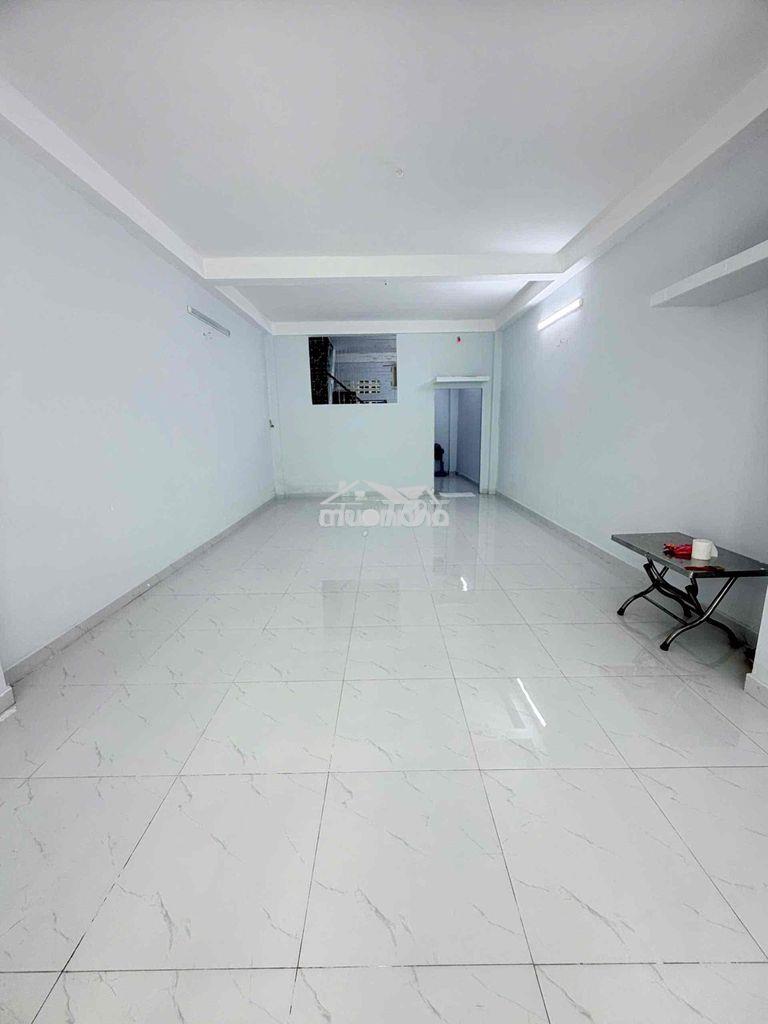 15 tr nhà nguyên căn đường 3/2 quận 10