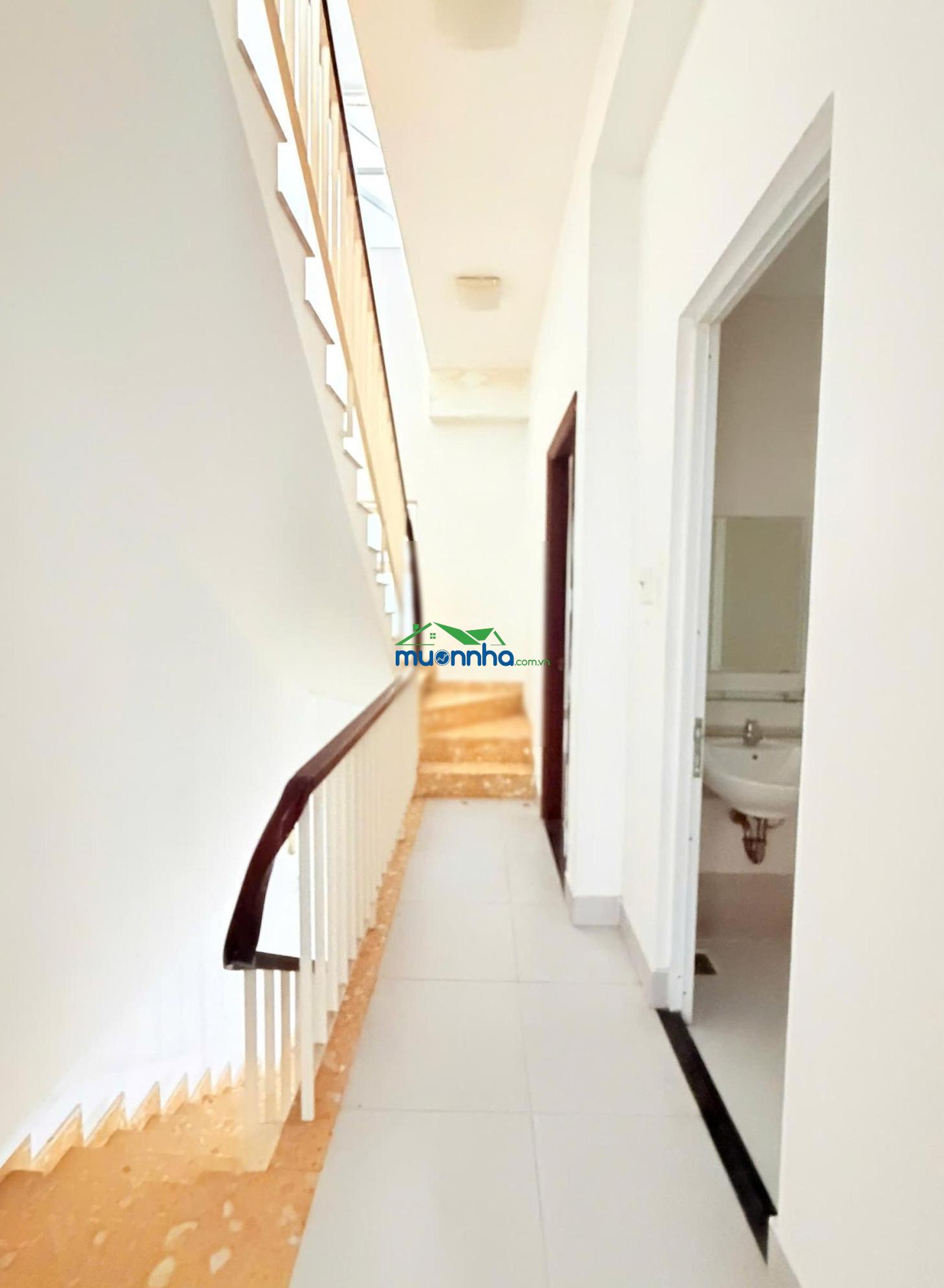 Giáp q6 - tên lửa - ngang 5m cực hiếm-3 tầng kiên cố nhà đẹp - hẻm 6m khu nhà cao tầng dân trí cao - 4