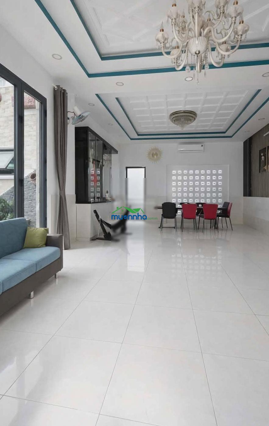 Nhà 3 tầng - nguyễn bình - có sân vườn, xe ô tô đậu trong nhà, 8,1m*11,4m - 4 pn - lh: 0938 300 *** - 2