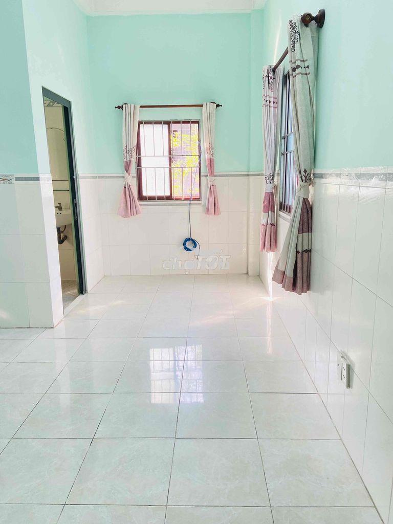 Phòng mới có 3 cửa sổ lớn, máy lạnh-gần chợ bà chiểu 22m2