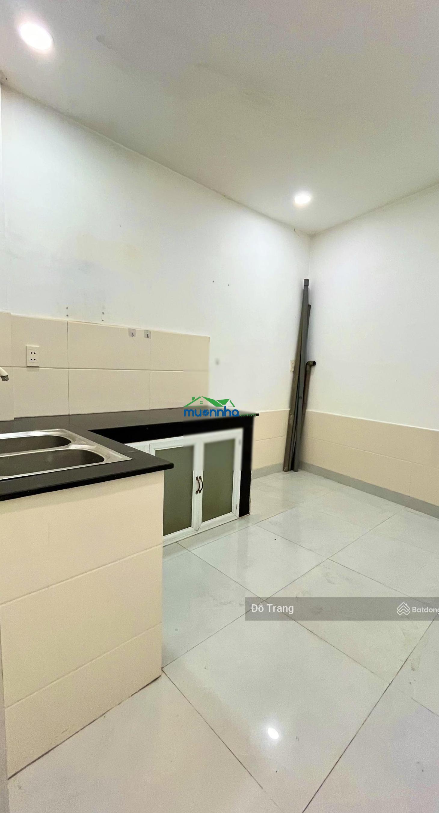 Nhà lê đức thọ - sát bên chợ xóm mới - siêu rẻ