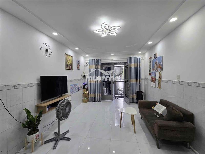 Bán nhà p15 tân bình, 40m2 đất, hẻm 6m thông, 2 tầng, 4 tỷ 5