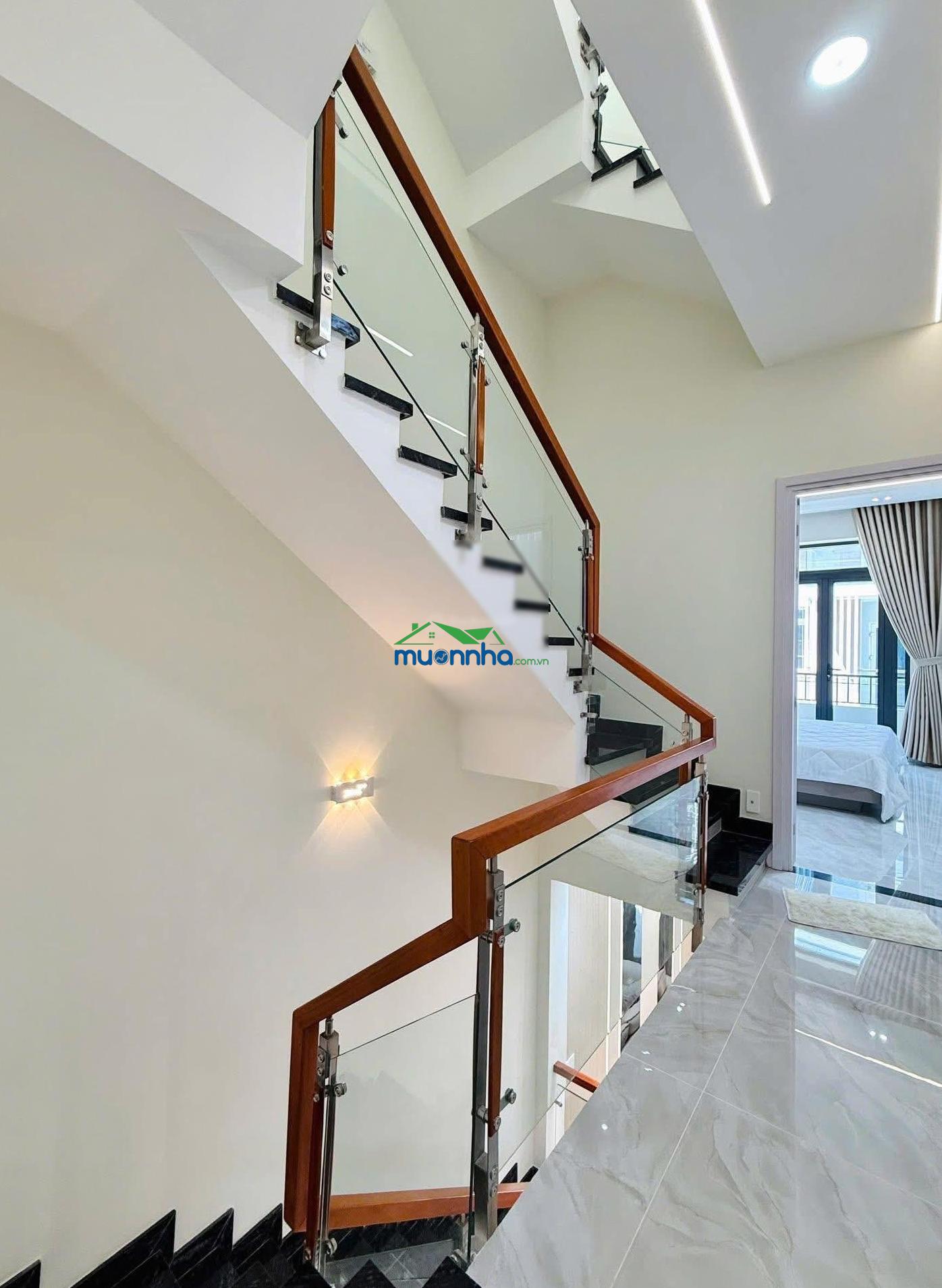Bán nhà xô viết nghệ tĩnh, bình thạnh, gần đh ngoại thương - 61.5m2. shr, hẻm thông - 4