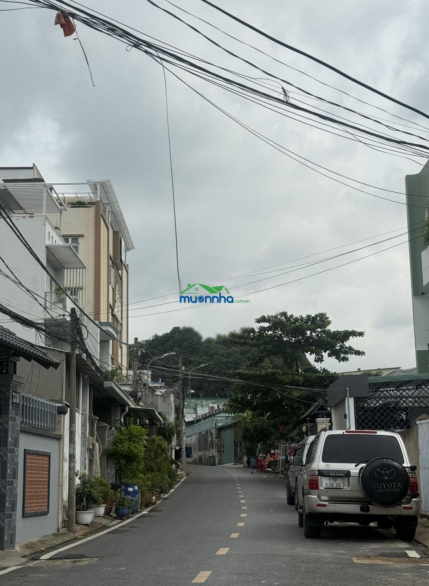 Vị trí nhà đẹp hẻm 2 xe hơi đua, cách mt đình phong phú chưa tới 100m, dt 87.5m2 cn full thổ, q9 - 2