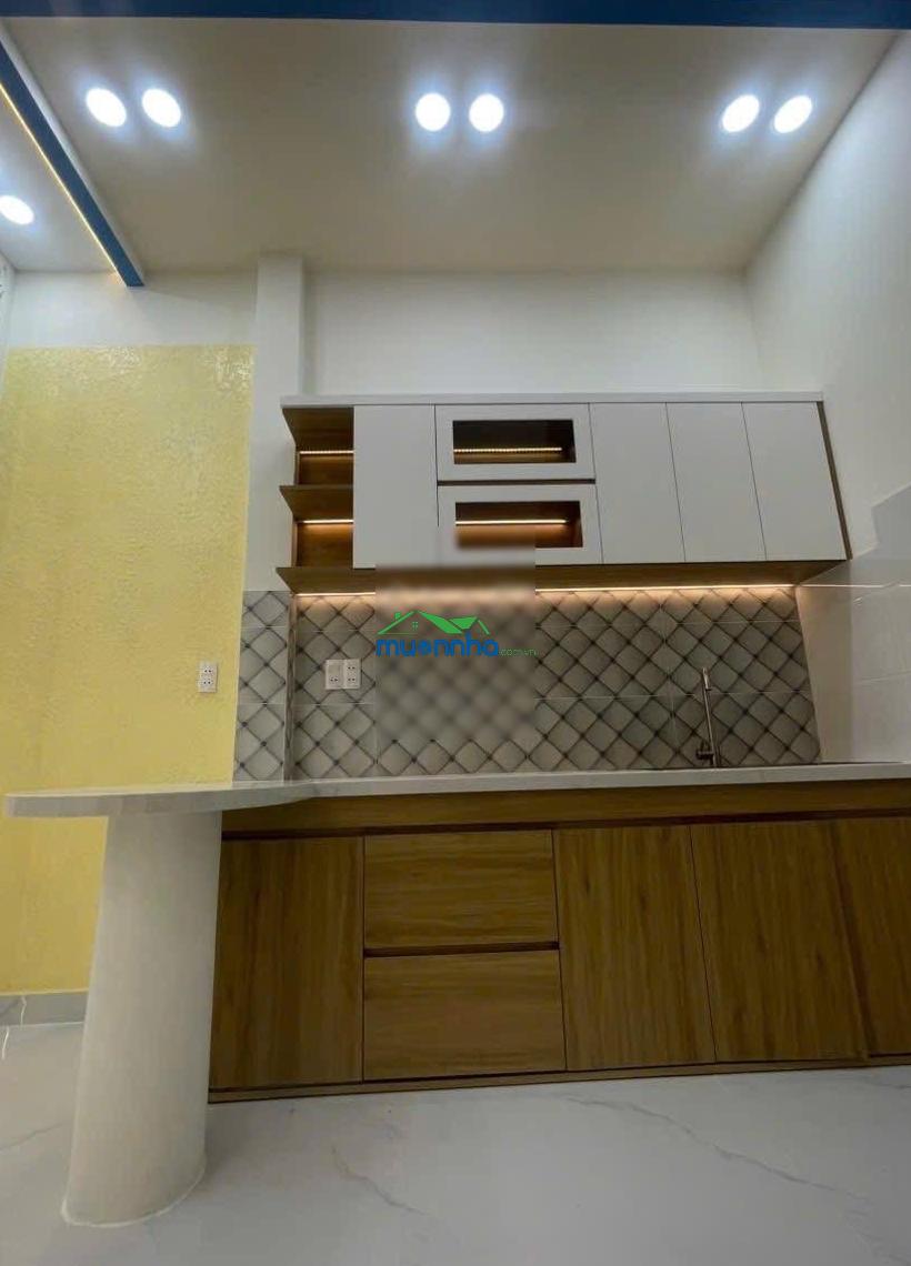 Bán nhà chính chủ ngay chợ qui đức sổ hồng riêng giá 950tr đang cho thuê 8tr/tháng. - 2