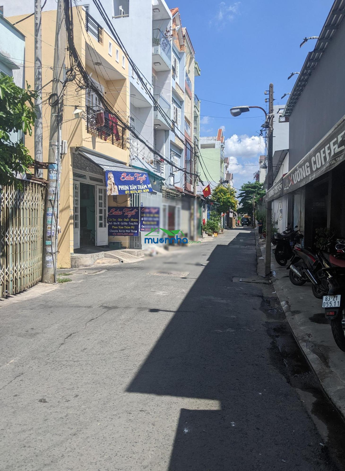 Bán gấp nhà q11 - gần kdl đầm sen - 2 tầng - 4x16m - sát hẻm ôtô - 5,x tỷ - 2